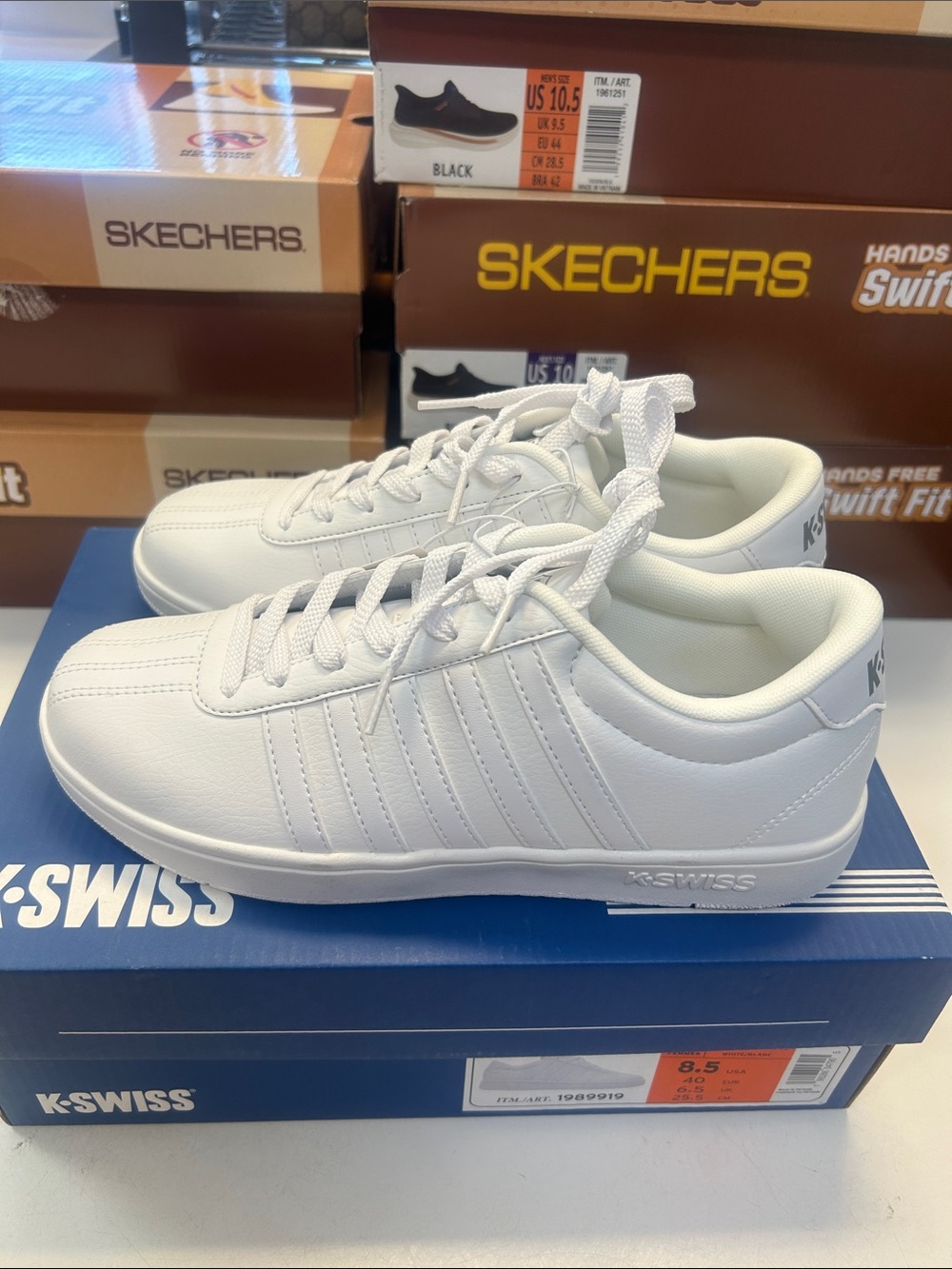 K-Swiss Women’s Size 8.5 All-White Low-Top Leather Sneakers 0514